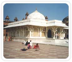 Tomb of Salim Chishti, Jaipur